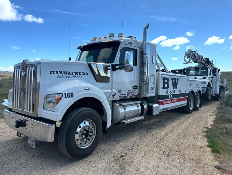 B and W Wrecker Service Boise Idaho Heavy Duty Towing