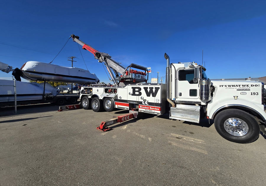 Tow Truck Lifting Boat Boise Towing Service B W Wrecker Service