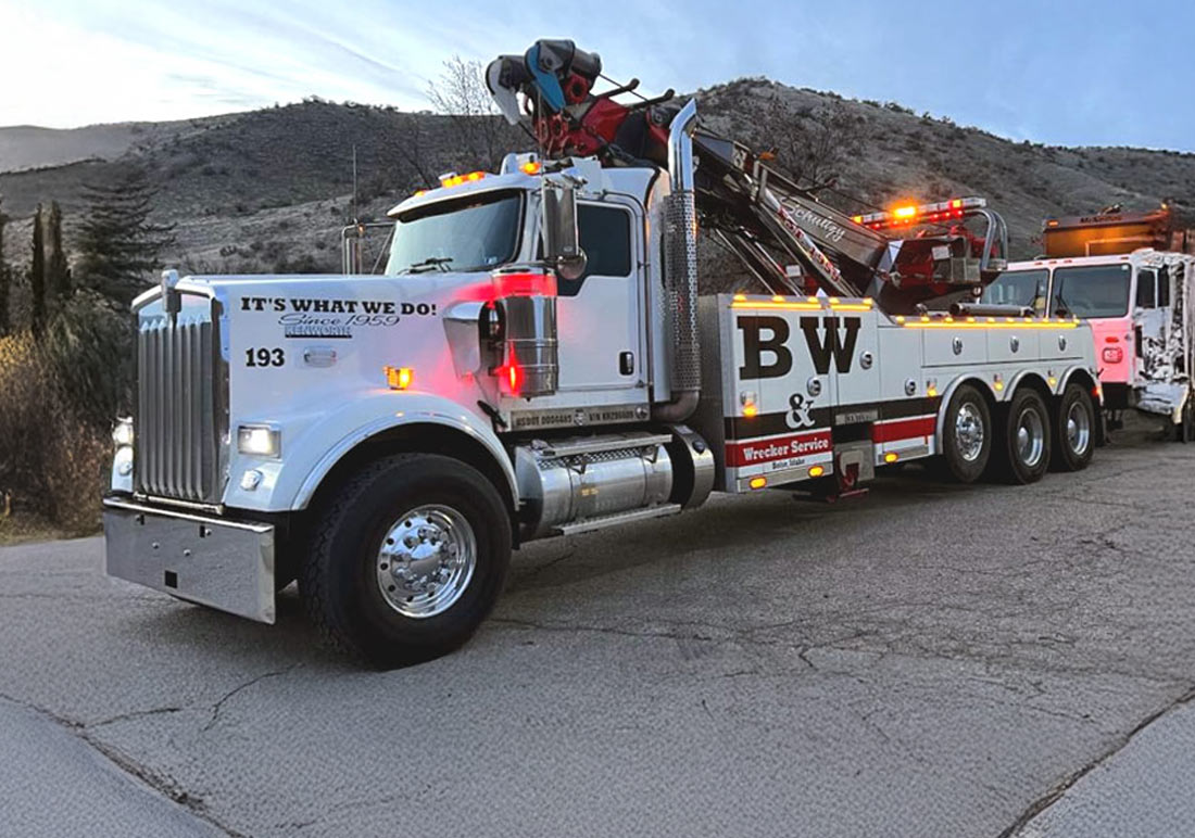 About-B-W-Wrecker-Service-Heavy-Duty-Tow-Truck-Towing-Truck-Boise About B W Wrecker Service Boise Idaho Heavy Duty Tow Truck Towing a truck