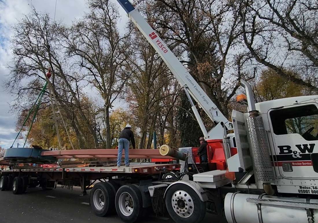 Crane-Services-B-W-Wrecker-Service-Boise-Idaho-Speicialized-Crane-Equipment Crane Services B W Wrecker Service Modern Fleet Specialized Equipment Boise