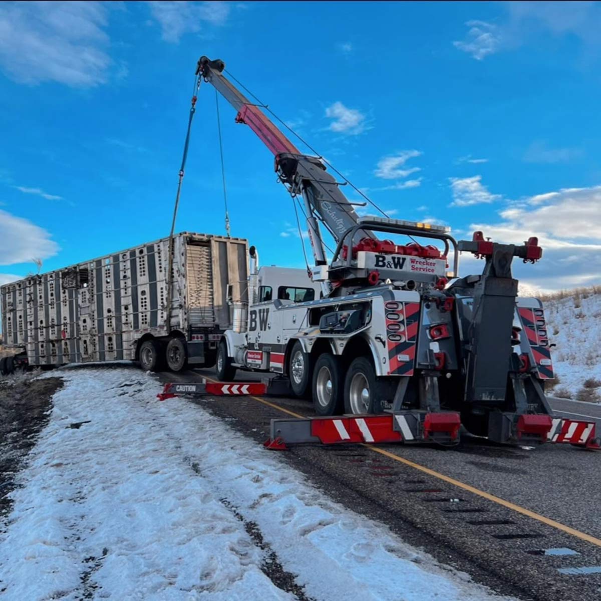 Heavy Duty Rotator Recovering a livestock trailer on Nampa Idaho road